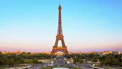 France (Paris) - Romance by the Seine